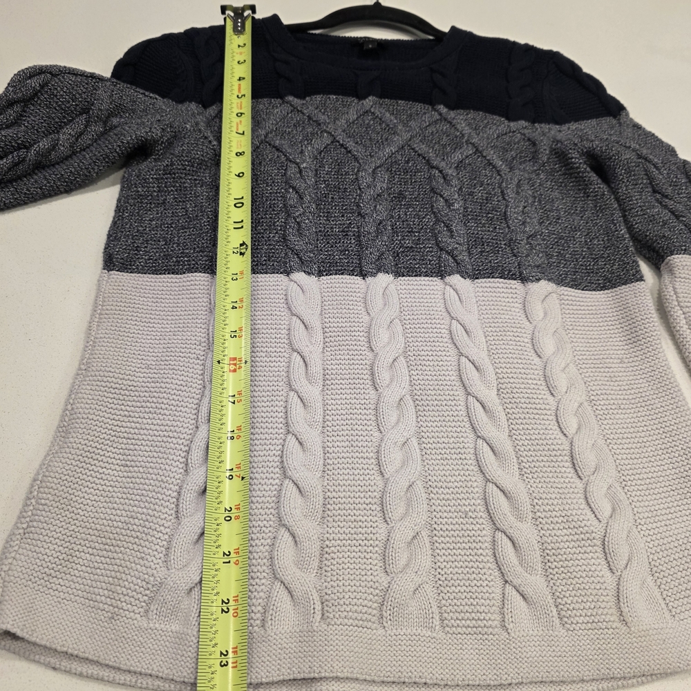 Tablots - Women's  Gray, and off White Cable Knit Sweater - small - Picture 9 of 9